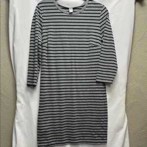 Old Navy Black and Gray Raglan 3/4 Sleeve Sheath Dress